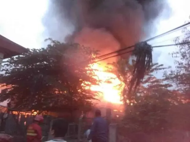 Pasar Anyar Kebakaran, Pedagang Panik Ada Letupan Keras Pasar Anyar Kebakaran, Pedagang Panik Ada Letupan Keras