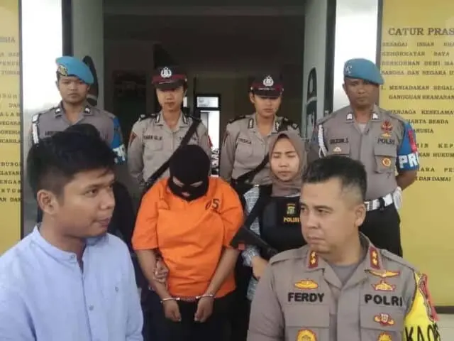 Usai Bersalin Ibu Bekap Bayinya Hingga Tewas Usai Bersalin Ibu Bekap Bayinya Hingga Tewas