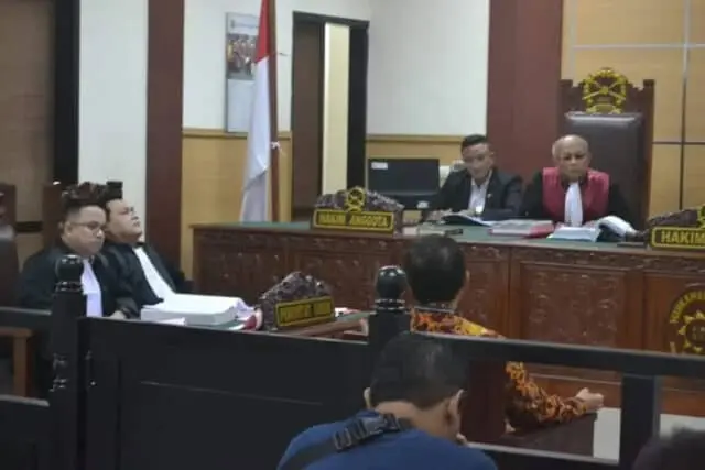 Sidang Terdakwa Tjen Jung Sen, Keterangan Kades Laksana Berbeda Dengan BAP di Kepolisian Sidang Terdakwa Tjen Jung Sen, Keterangan Kades Laksana Berbeda Dengan BAP di Kepolisian