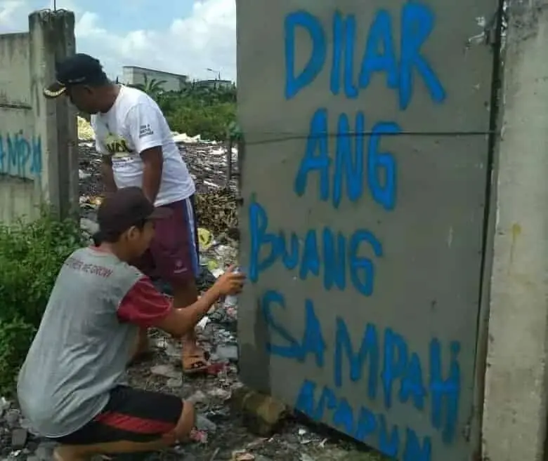 Keluhkan Pembakaran Limbah Industri, Warga : Kemana Mengadu ? Keluhkan Pembakaran Limbah Industri, Warga : Kemana Mengadu ?
