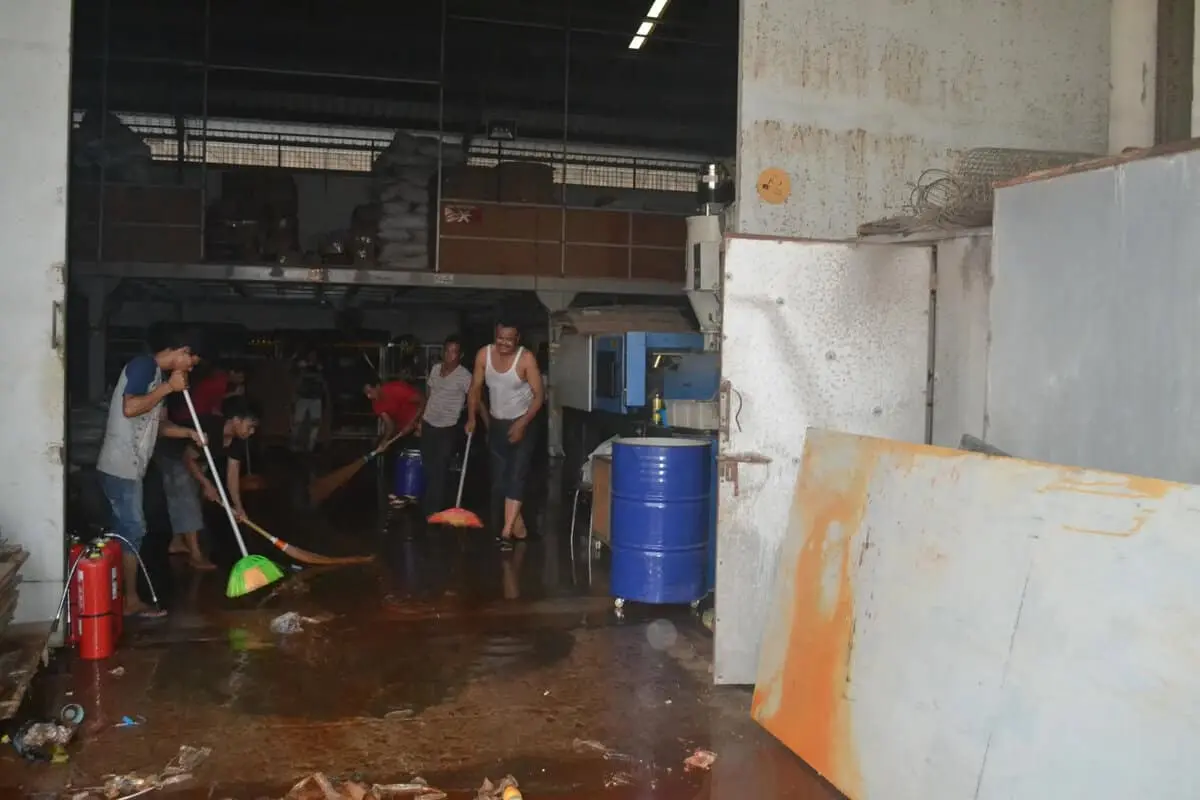 Pabrik Pembuatan Aksesoris Gorden di Tangerang Terbakar Pabrik Pembuatan Aksesoris Gorden di Tangerang Terbakar
