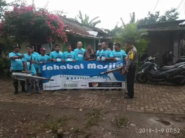 Peduli kebersihan Lingkungan, Koramil 07/Pondok Aren Bersama Sahabat Masjid Lakukan Fogging Peduli kebersihan Lingkungan, Koramil 07/Pondok Aren Bersama Sahabat Masjid Lakukan Fogging