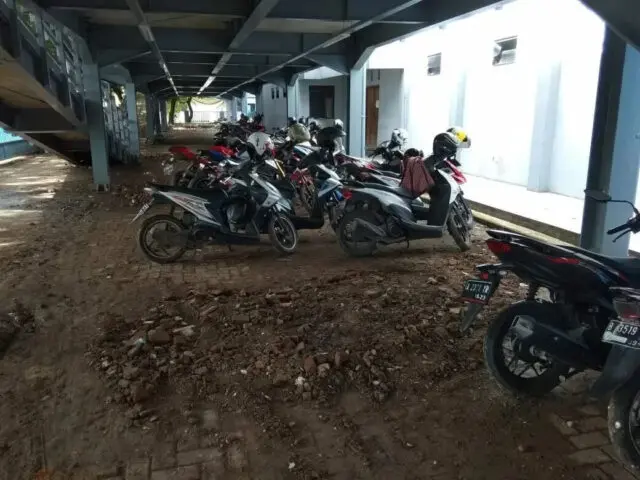 Pekerjaan Kontraktor Pembangunan Gedung Parkir GOR Dimyati Dinilai Asal Asalan Pekerjaan Kontraktor Pembangunan Gedung Parkir GOR Dimyati Dinilai Asal Asalan