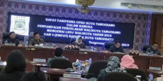 Paripurna Penyampaian LKPJ, Arief Sampaikan 4 Raperda Kota Tangerang Paripurna Penyampaian LKPJ, Arief Sampaikan 4 Raperda Kota Tangerang
