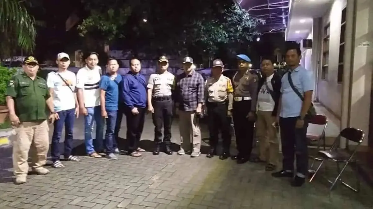 Kapolsekta Tangerang Pimpin Pengamanan Ibadah di Gereja GBI Moderland Kapolsekta Tangerang Pimpin Pengamanan Ibadah di Gereja GBI Moderland