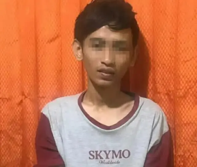 Jambret Handphone Pemuda ini Digelandang Polisi Jambret Handphone Pemuda ini Digelandang Polisi