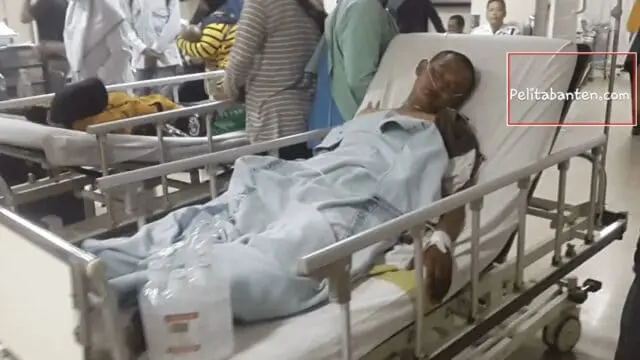 Rebutan Lahan Parkir Dengan PT, Juru Parkir Ditusuk Didepan PN Tangerang Rebutan Lahan Parkir Dengan PT, Juru Parkir Ditusuk Didepan PN Tangerang