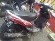 Polisi Masih Buru Pelaku Penusukan Juru Parkir, Motor Pelaku Diamankan Polisi Masih Buru Pelaku Penusukan Juru Parkir, Motor Pelaku Diamankan
