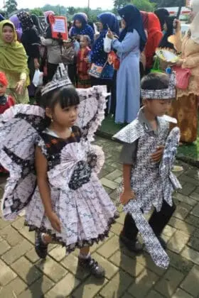 Ratusan Anak PAUD Peringati Hari Kartini di Alun-alun Kecamatan Sajira