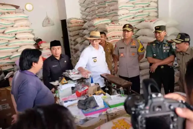 Sidak Pasar Rau, Wahidin Halim Harga Bahan Pangan Relatif Stabil Sidak Pasar Rau, Wahidin Halim Harga Bahan Pangan Relatif Stabil