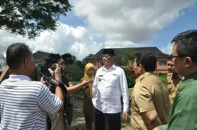 Wahidin Halim Meminta Masyarakat Banten Untuk Tetap Menjaga Kondusivitas Wahidin Halim Meminta Masyarakat Banten Untuk Tetap Menjaga Kondusivitas