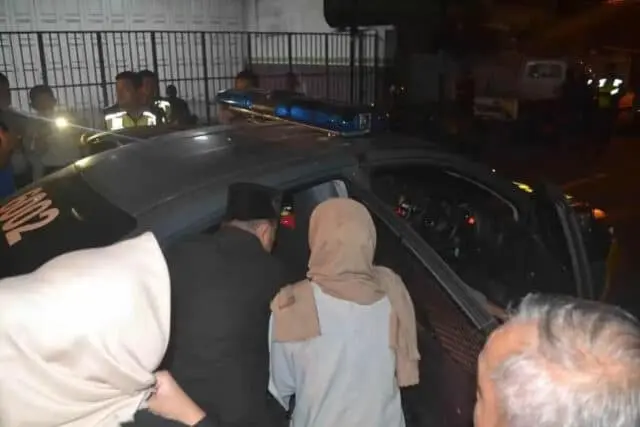 Kelelahan, Saksi Wanita Pingsan di KPU Kota Tangerang Kelelahan, Saksi Wanita Pingsan di KPU Kota Tangerang