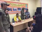 Razia Satpol PP di Apartemen Modernland, Empat Waria Diciduk Razia Satpol PP di Apartemen Modernland, Empat Waria Diciduk