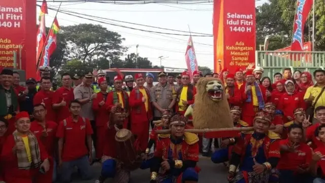 Mudik Gratis, Kapolres Lepas 1.200 Pemudik PT Indofood Mudik Gratis, Kapolres Lepas 1.200 Pemudik PT Indofood