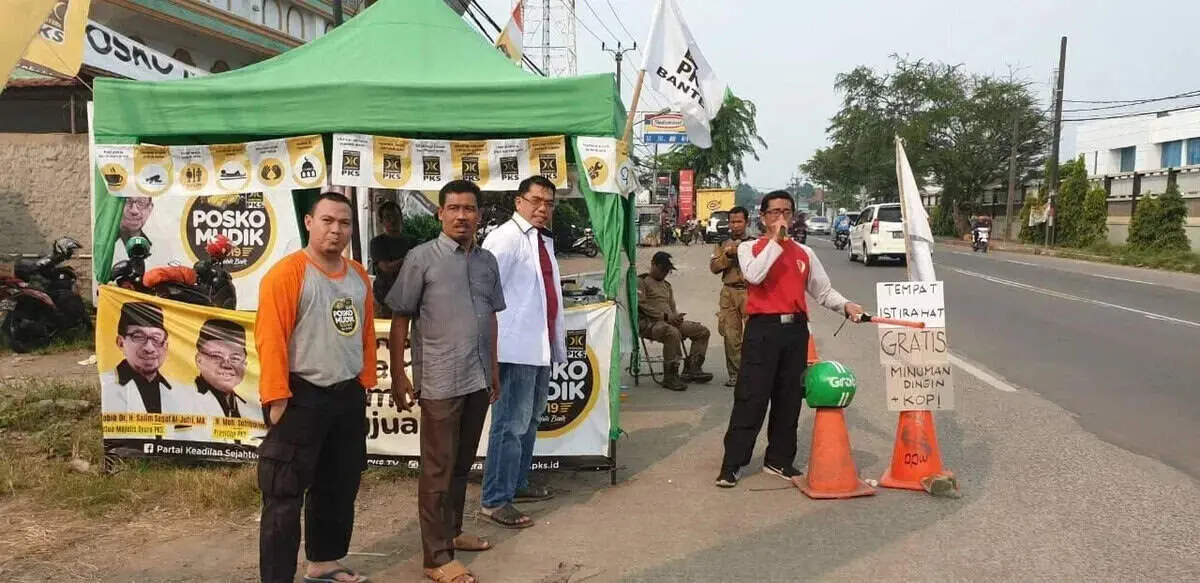 Rispanel Arya Kunjungi Posko Mudik PKS di Jayanti Rispanel Arya Kunjungi Posko Mudik PKS di Jayanti