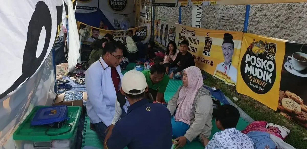 Rispanel Arya Kunjungi Posko Mudik PKS di Jayanti Rispanel Arya Kunjungi Posko Mudik PKS di Jayanti