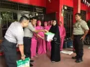 Polsek Jatiuwung Berikan Santunan Pada Para Warakawuri Polsek Jatiuwung Berikan Santunan Pada Para Warakawuri