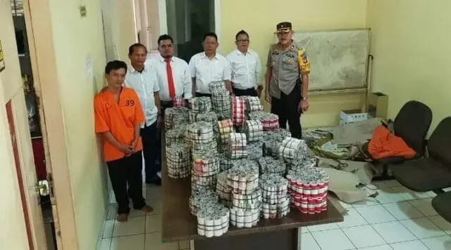 Bos Petasan di Kabupaten Tangerang Diamankan Polisi Bos Petasan di Kabupaten Tangerang Diamankan Polisi