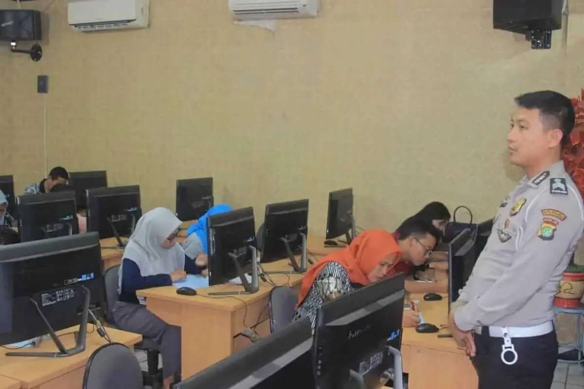 Lahir 1 Juli, Polres Metro Tangerang Kota Beri Kado SIM Gratis Lahir 1 Juli, Polres Metro Tangerang Kota Beri Kado SIM Gratis