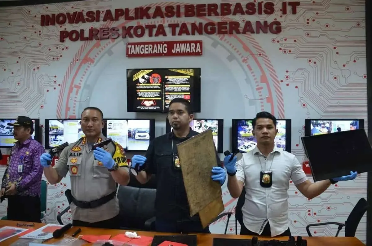 Tertangkap, Perampok Toko Emas di Balaraja Warga Negara Malaysia Tertangkap, Perampok Toko Emas di Balaraja Warga Negara Malaysia