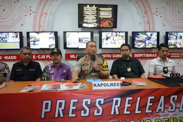 Tertangkap, Perampok Toko Emas di Balaraja Warga Negara Malaysia Tertangkap, Perampok Toko Emas di Balaraja Warga Negara Malaysia