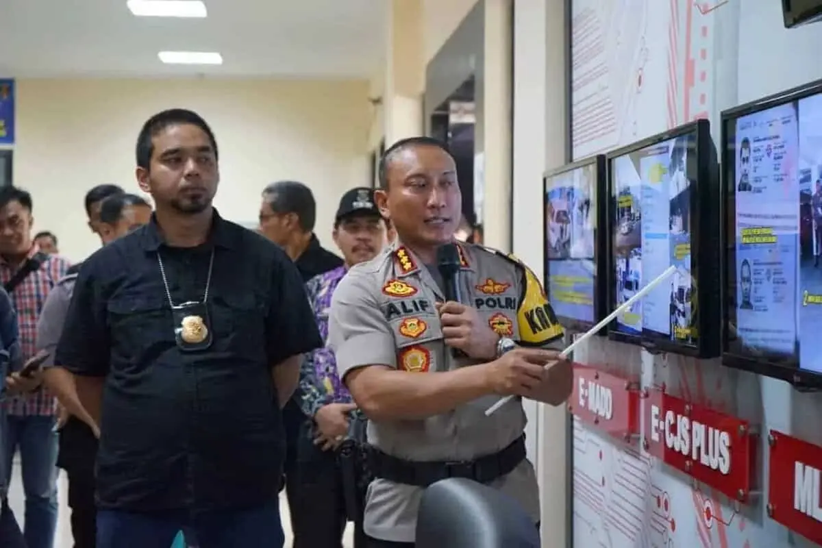 Tertangkap, Perampok Toko Emas di Balaraja Warga Negara Malaysia Tertangkap, Perampok Toko Emas di Balaraja Warga Negara Malaysia