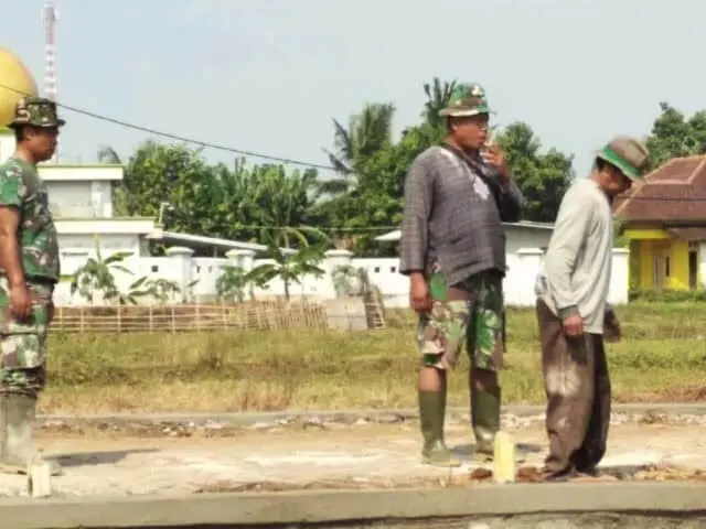 Kodim 0510/Trs Terjunkan Ahli Tukang Di TMMD 105 Desa Blukbuk Kodim 0510/Trs Terjunkan Ahli Tukang Di TMMD 105 Desa Blukbuk