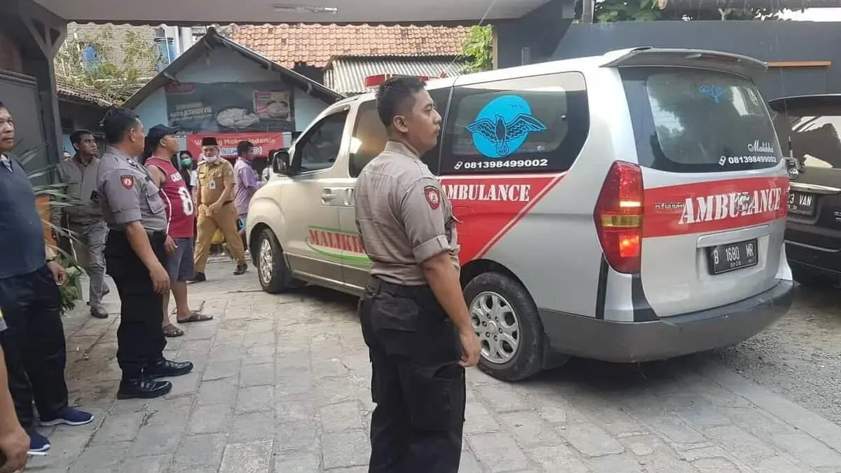 Sakit, Karyawan Jasa Online Ditemukan Tewas Dikamar Kost Sakit, Karyawan Jasa Online Ditemukan Tewas Dikamar Kost