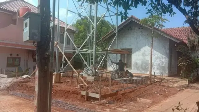 BTS Diduga Tak Berizin Berdiri di Ciledug BTS Diduga Tak Berizin Berdiri di Ciledug