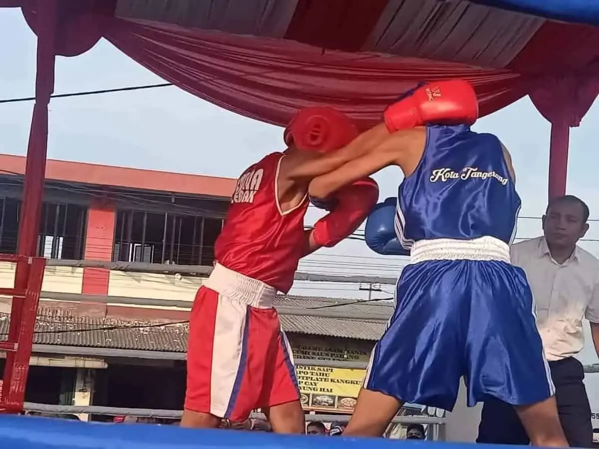 Pertandingan Tinju di Festival Cisadane Dipenuhi Penonton Pertandingan Tinju di Festival Cisadane Dipenuhi Penonton
