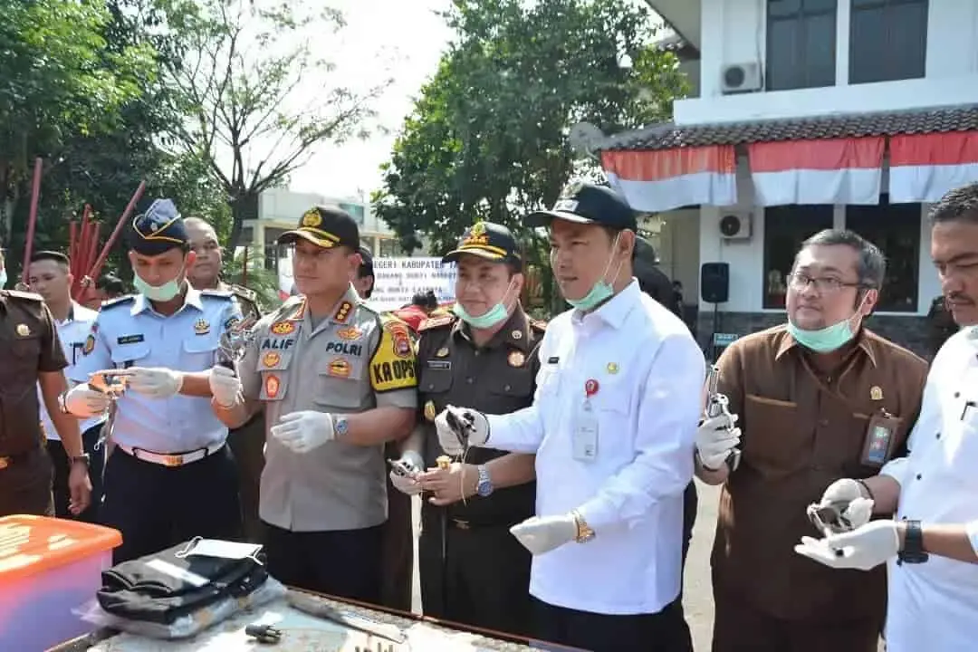Barang Bukti Hasil Kejahatan dan Sitaan Dimusnahkan di Tangerang Barang Bukti Hasil Kejahatan dan Sitaan Dimusnahkan di Tangerang