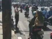 Jaga Kelancaran Aksi Massa Buruh, Wakapolsek Karawaci Urai Lalin Jaga Kelancaran Aksi Massa Buruh, Wakapolsek Karawaci Urai Lalin