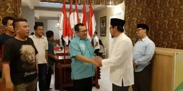 Satukan Persepsi Untuk Perubahan Cilegon, Ketua PA 212 Bertemu Firdaus di JBS Satukan Persepsi Untuk Perubahan Cilegon, Ketua PA 212 Bertemu Firdaus di JBS