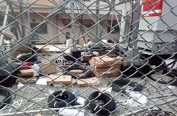 Ngeyel, Satpol PP Kota Tangerang Sita Alat Kerja Menara BTS PT. LSP Ngeyel, Satpol PP Kota Tangerang Sita Alat Kerja Menara BTS PT. LSP