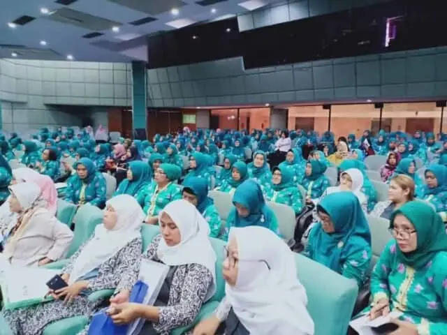 Airin Kampanyekan Perbaikan Gizi Pada 1000 HPK Airin Kampanyekan Perbaikan Gizi Pada 1000 HPK