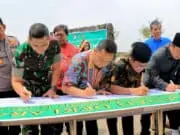 Ada Pesan Damai di Baksos Peringatan HUT TNI ke-74 Kota Tangerang Ada Pesan Damai di Baksos Peringatan HUT TNI ke-74 Kota Tangerang