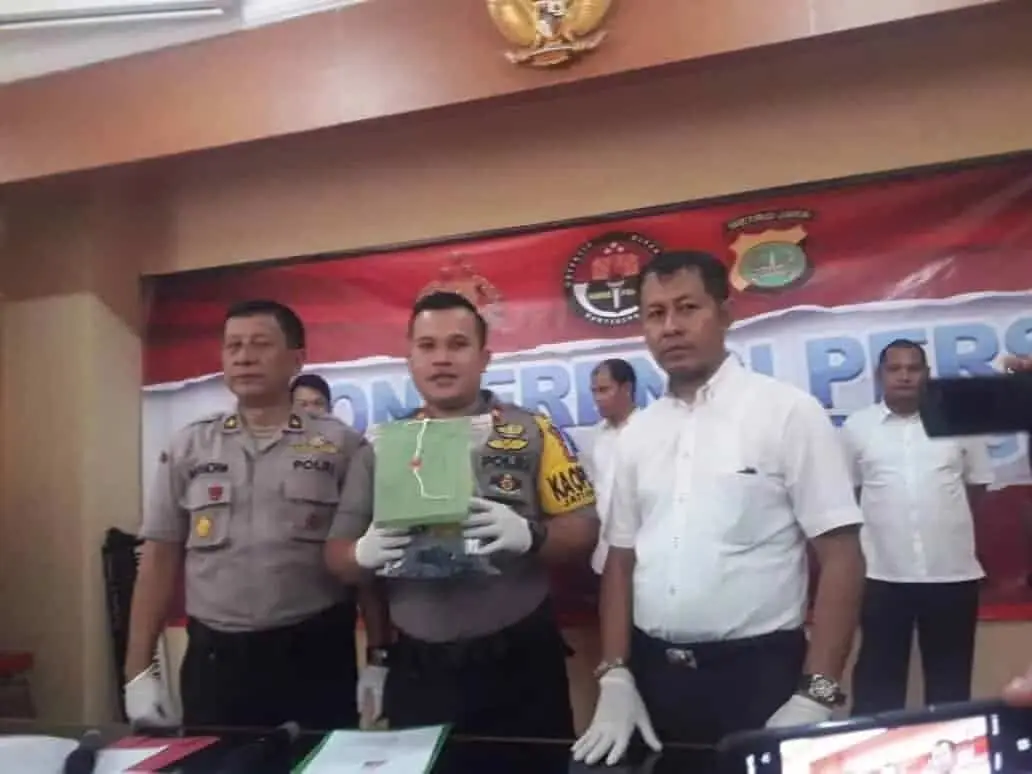 Kelakuan Bejad, Supir Angkot Tega Gagahi Gadis Dibawah Umur Kelakuan Bejad, Supir Angkot Tega Gagahi Gadis Dibawah Umur