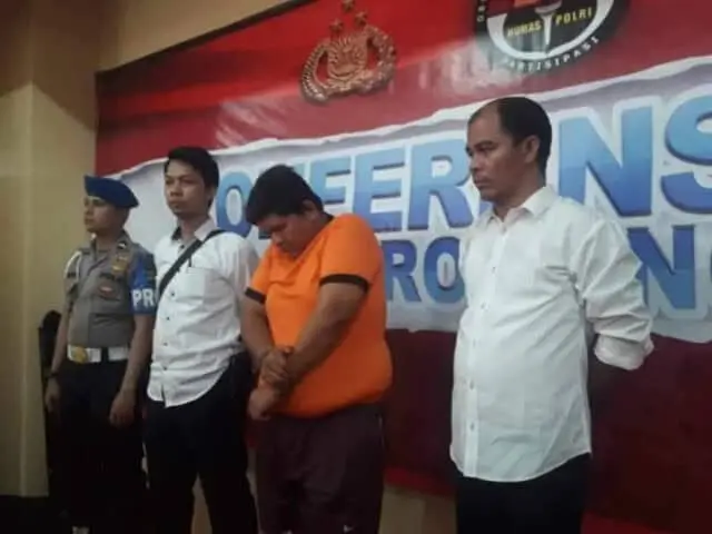 Kelakuan Bejad, Supir Angkot Tega Gagahi Gadis Dibawah Umur Kelakuan Bejad, Supir Angkot Tega Gagahi Gadis Dibawah Umur