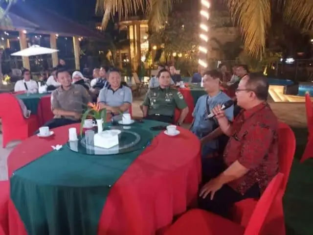 Ngerumpi Asyik Dandim 0506/Tgr Bareng Insan Pers Ngerumpi Asyik Dandim 0506/Tgr Bareng Insan Pers