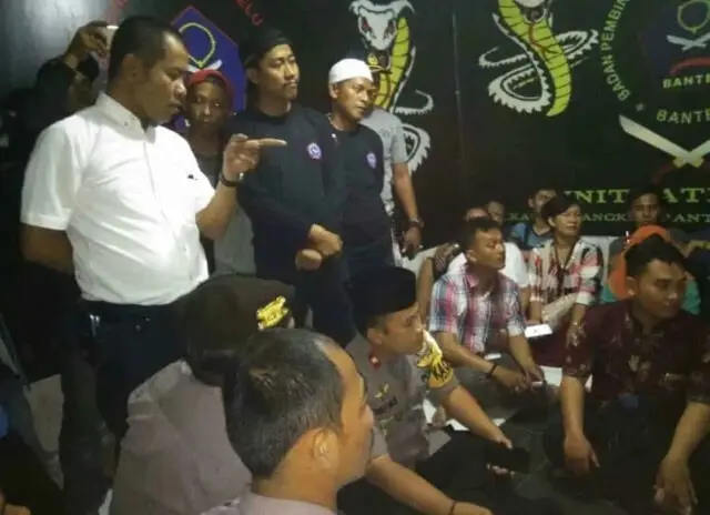 Modus Tipu-Tipu Masukkan Kerja di Pabrik, 4 Pelaku Diringkus Polisi di Tangerang Modus Tipu-Tipu Masukkan Kerja di Pabrik, 4 Pelaku Diringkus Polisi di Tangerang