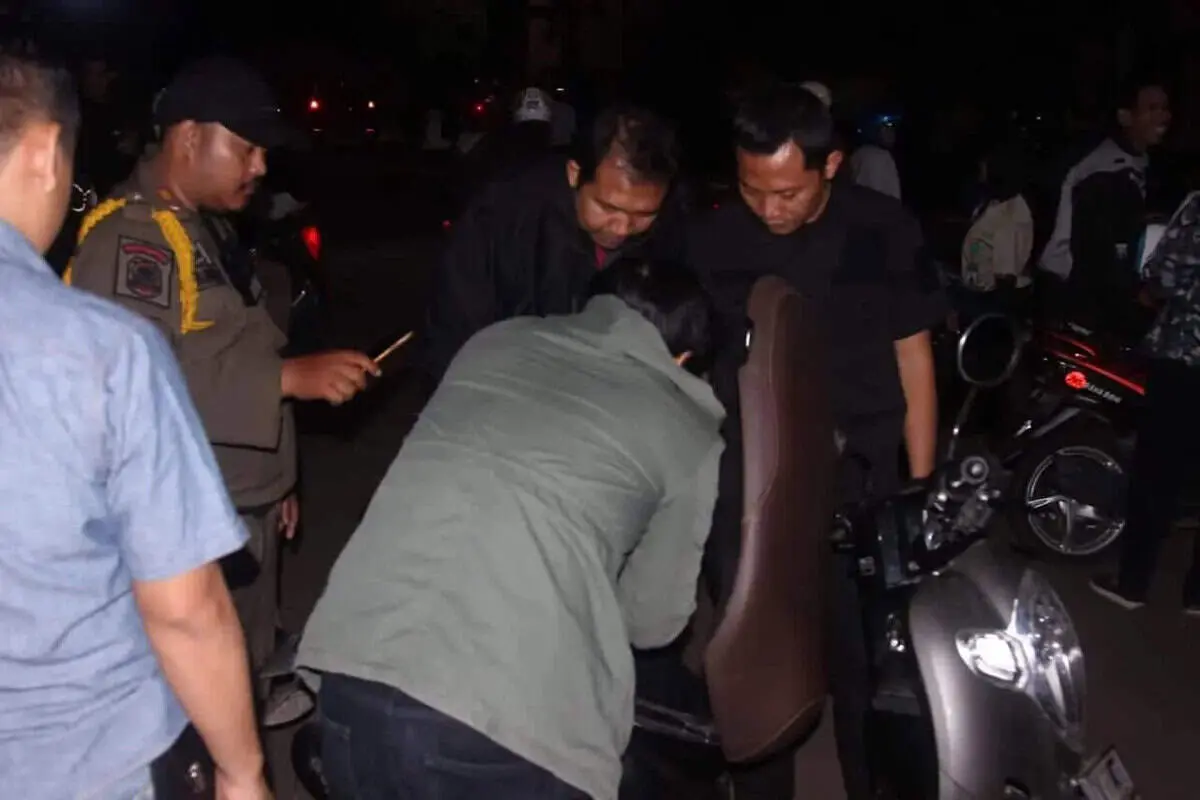 Polisi Razia Kendaraan dan Tempat Hiburan di Tangerang City Polisi Razia Kendaraan dan Tempat Hiburan di Tangerang City