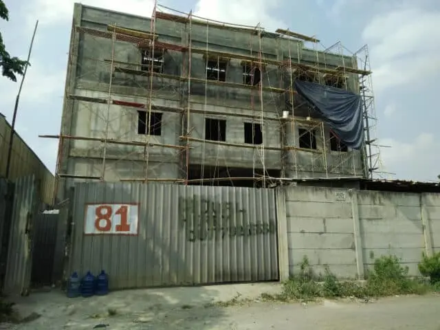 Bangunan Gudang Ilegal Marak Berdiri di Kavling DPR Kota Tangerang Bangunan Gudang Ilegal Marak Berdiri di Kavling DPR Kota Tangerang