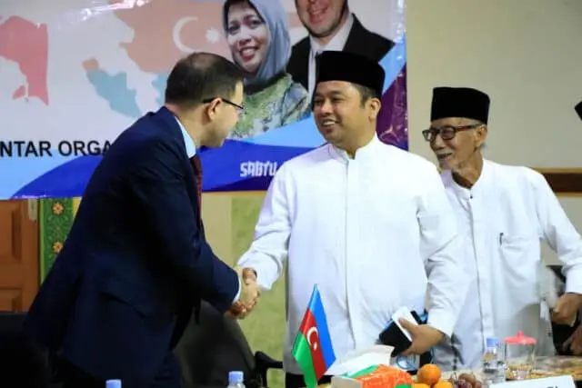 Ukhuwah Islamiyah dan Wathoniah untuk Persatuan NKRI Ukhuwah Islamiyah dan Wathoniah untuk Persatuan NKRI