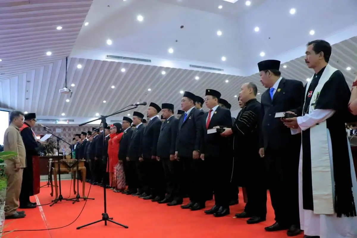 DPRD Kota Tangerang Resmi Dilantik, Wali Kota Harapkan Kerjasama Berkelanjutan DPRD Kota Tangerang Resmi Dilantik, Wali Kota Harapkan Kerjasama Berkelanjutan