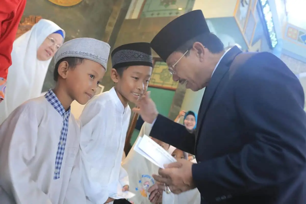 Santunan Yatim, Sahcrudin: Tebarkan Kepedulian Mulai Dari Diri Sendiri Santunan Yatim, Sahcrudin: Tebarkan Kepedulian Mulai Dari Diri Sendiri