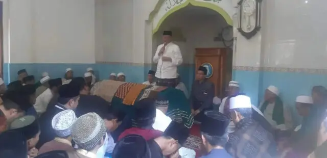 Penghormatan Terakhir, Gubernur Sholatkan Jenazah Tokoh Pejuang DOB Cilangkahan Penghormatan Terakhir, Gubernur Sholatkan Jenazah Tokoh Pejuang DOB Cilangkahan