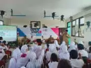 Ratusan Siswa di Tangsel Diajarkan Cara Tanggulangi Bencana Ratusan Siswa di Tangsel Diajarkan Cara Tanggulangi Bencana