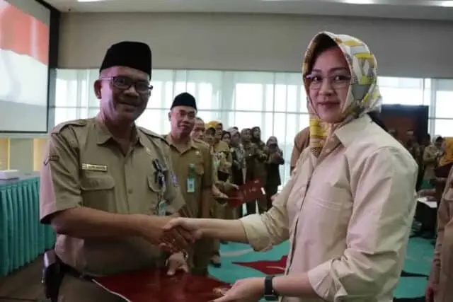 150 ASN Kota Tangsel Dianugrahi Satya Lencana Karya Satya 150 ASN Kota Tangsel Dianugrahi Satya Lencana Karya Satya