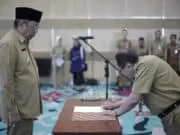 8 Pejabat Pemkot Tangsel Sertijab dan Tandatangan Fakta Integritas 8 Pejabat Pemkot Tangsel Sertijab dan Tandatangan Fakta Integritas