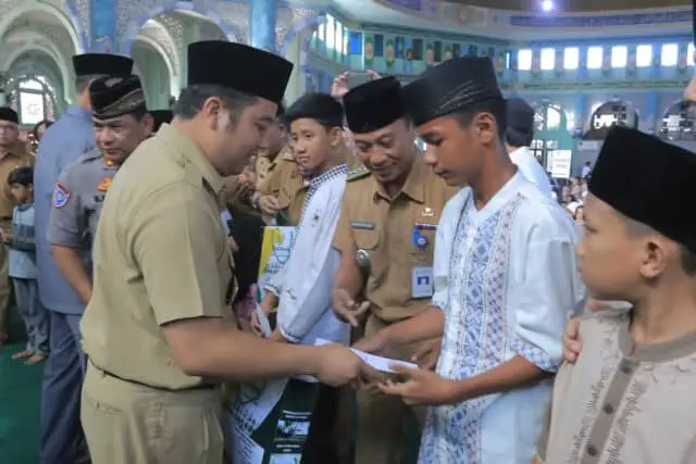 10 Muharram, 2.600 Anak Yatim dan Dhuafa Terima Santuan di Tangerang 10 Muharram, 2.600 Anak Yatim dan Dhuafa Terima Santuan di Tangerang
